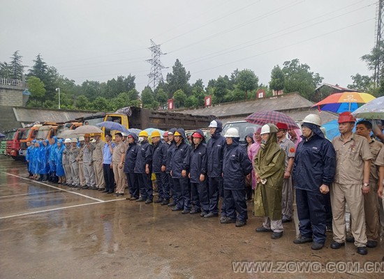 我市开展防汛抢险应急集结演练.jpg