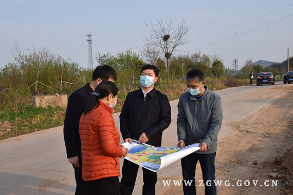 刘文祥专题调研房地产项目及道路建设进展情况_副本.jpg