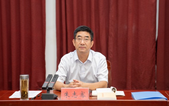 舞钢市委理论学习中心组举行集体学习研讨_副本.jpg