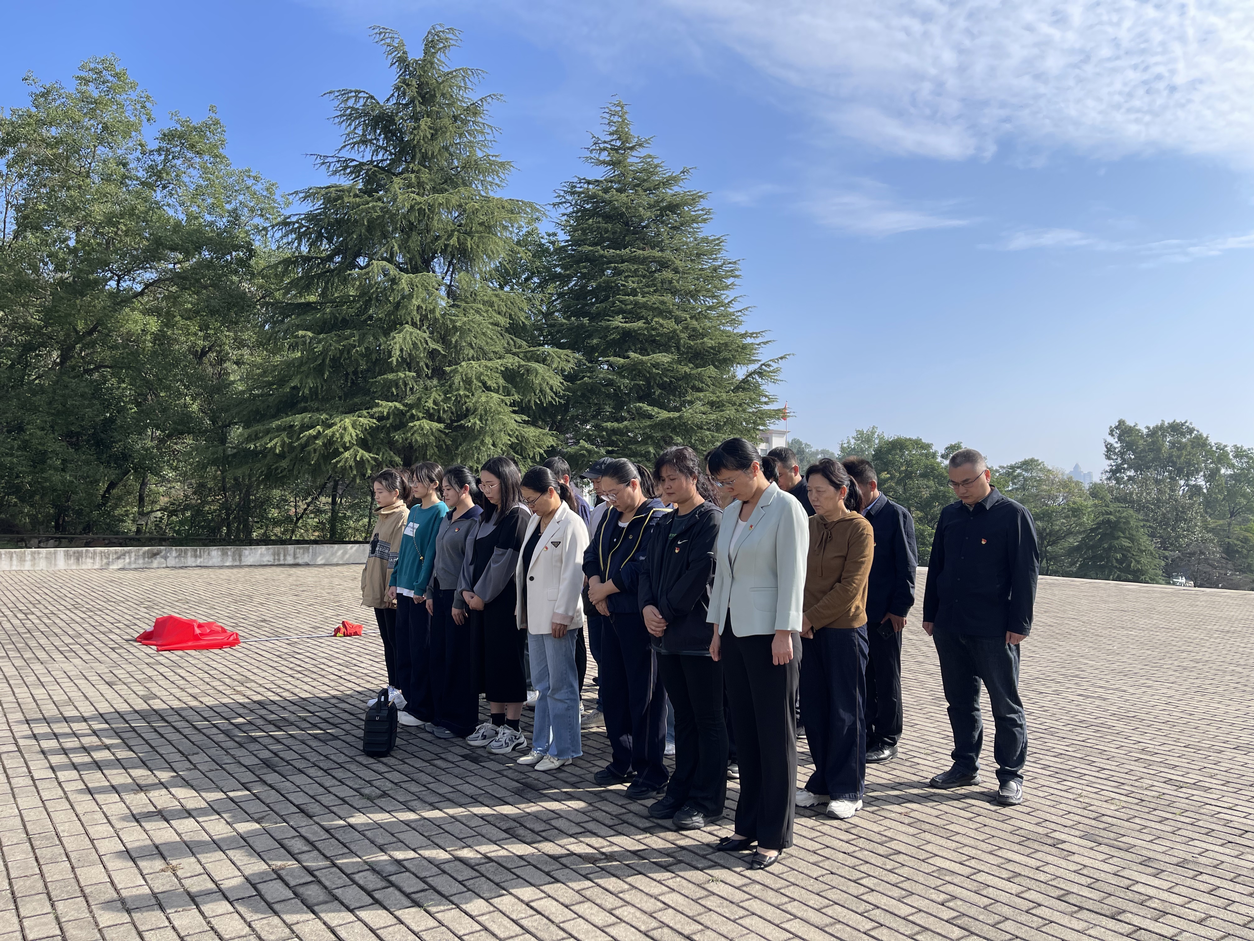 图片5.jpg 图片5.jpg